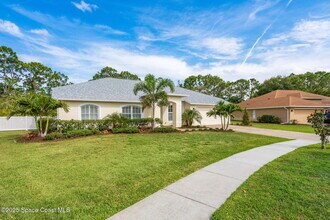 2051 Thornwood Dr SE in Palm Bay, FL - Building Photo - Building Photo