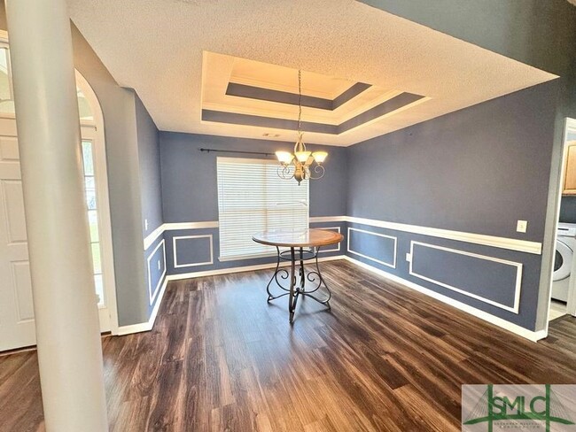 property at 412 Shady Oak Cir