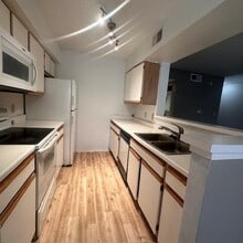 2667 NW 33rd St, Unit 2411 in Oakland Park, FL - Building Photo - Building Photo