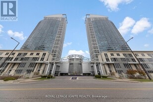 36 Lee Centre Dr in Toronto, ON - Building Photo