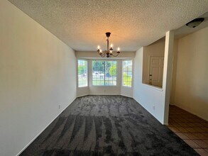 15146 Gault St in Los Angeles, CA - Building Photo - Building Photo