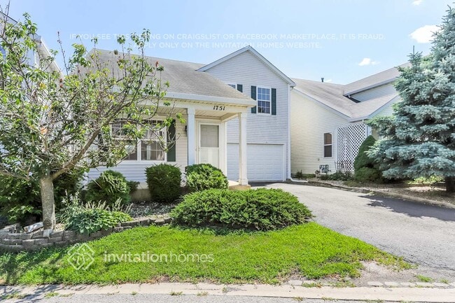 1751 Hickory Park Ln in Aurora, IL - Foto de edificio - Building Photo