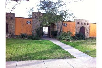 Gorman Duplexes in Fort Worth, TX - Building Photo - Building Photo