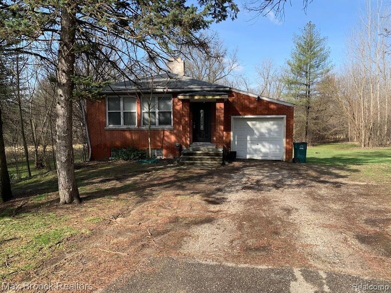 757 Harris Ave in Troy, MI - Building Photo