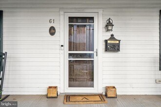 61 Winchester St in Warrenton, VA - Foto de edificio - Building Photo