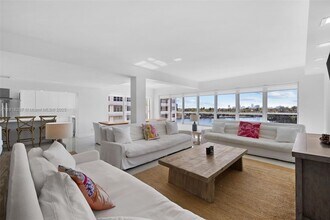 9102 W Bay Harbor Dr in Bay Harbor Islands, FL - Building Photo - Building Photo