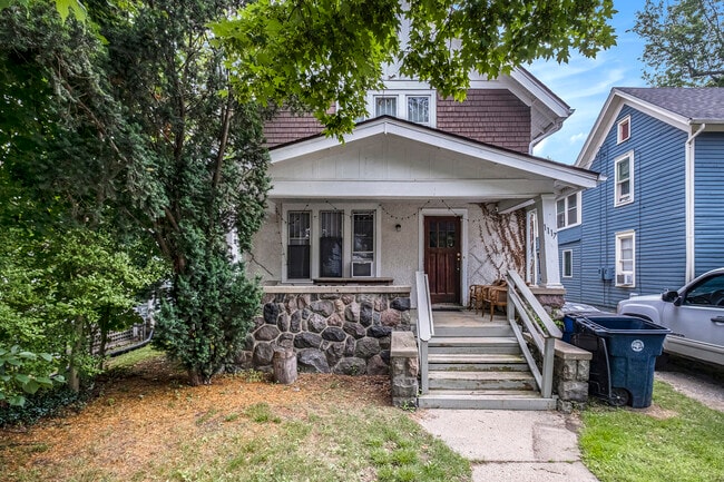 1117 S Forest Ave in Ann Arbor, MI - Building Photo - Building Photo