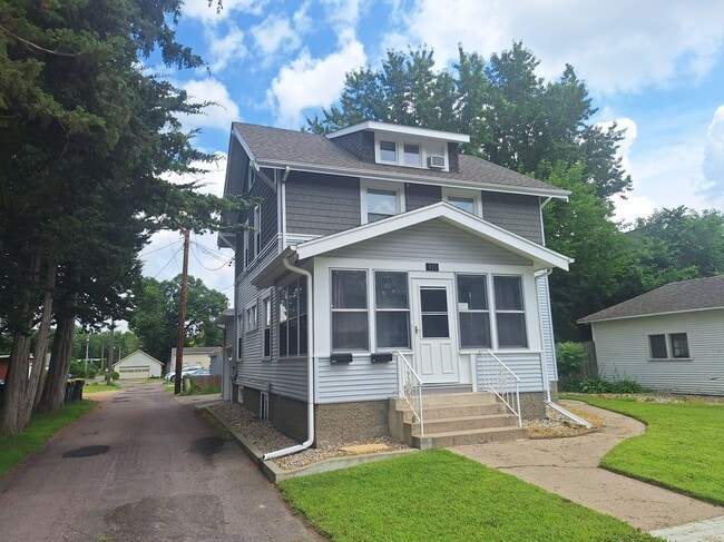 410 Sherman Street, Unit Upper Unit