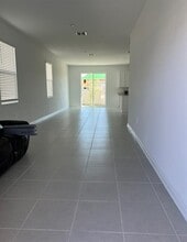 2584 Skyline Lp in Kissimmee, FL - Building Photo - Building Photo