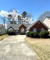 444 Laurel Springs Ct in Lawrenceville, GA - Building Photo