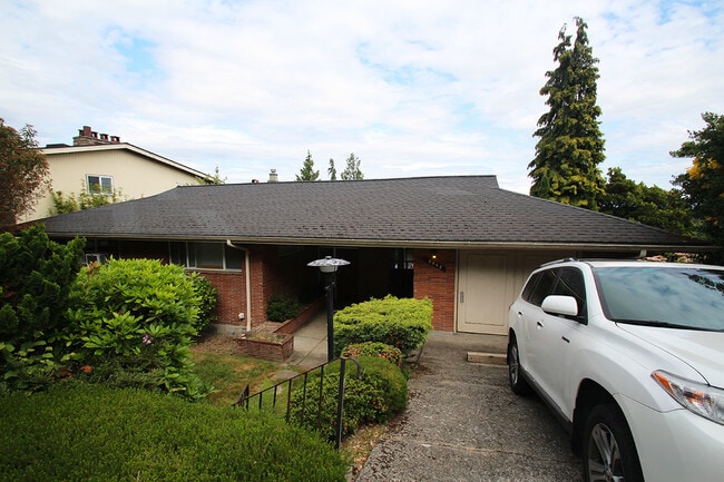 6042 50th Ave NE in Seattle, WA - Building Photo - Building Photo