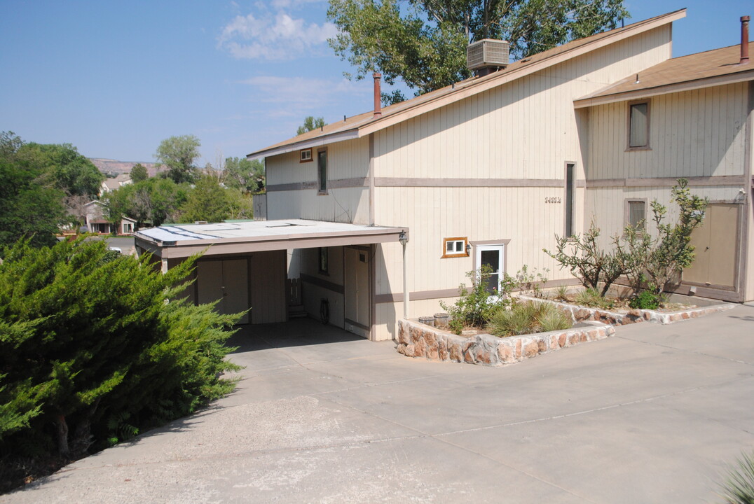 2422 Hidden Valley Dr, Unit B in Grand Junction, CO - Foto de edificio