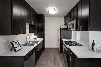 Bonita Cedars in Bonita, CA - Building Photo - Building Photo