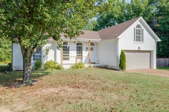 103 Hunterwood Ct in White House, TN - Foto de edificio - Building Photo