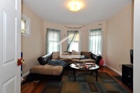 66 Brooks St, Unit 3 in Boston, MA - Building Photo - Building Photo