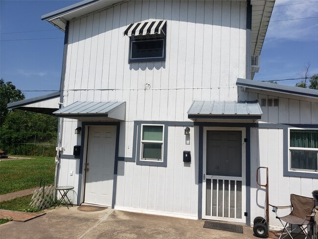 property at 3818 Hamid Blvd