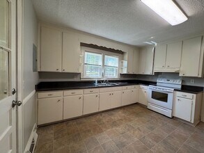 1352 Milford Church Rd in Greer, SC - Building Photo - Building Photo