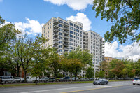 1360 Ocean Parkway in Brooklyn, NY - Foto de edificio - Building Photo