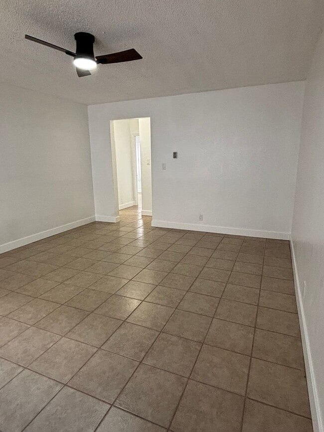 1730 Obispo Ave in Long Beach, CA - Building Photo - Building Photo