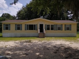 48 Cleveland Dr in Beaufort, SC - Building Photo