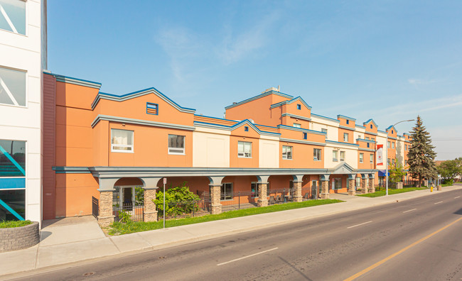 Grand Manor in Edmonton, AB - Building Photo - Building Photo