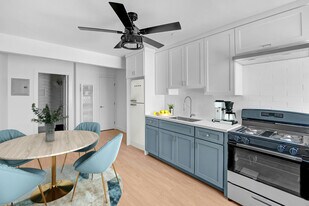 5928 S Hoover St in Los Angeles, CA - Building Photo