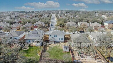 3702 Pinyon Pne in San Antonio, TX - Foto de edificio - Building Photo