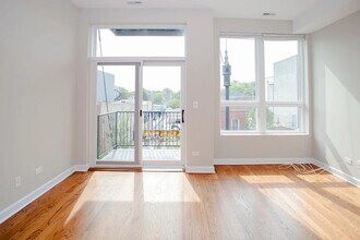3060 W Armitage Ave in Chicago, IL - Building Photo - Building Photo