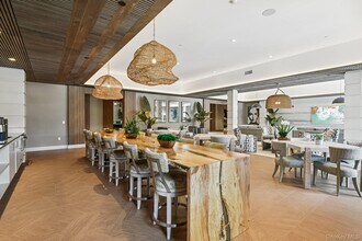 4180 Sunrise Hwy in Islip, NY - Foto de edificio - Building Photo