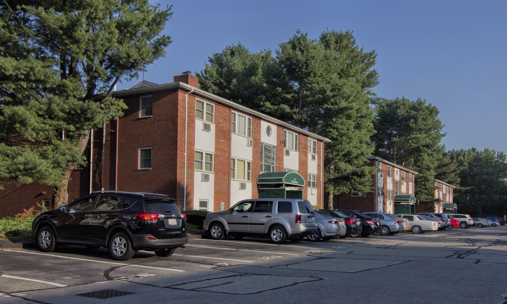 Colonial Drive Condominiums Apartments Andover, MA Apartments For Rent