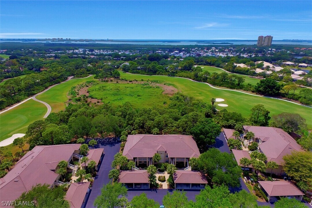 4161 Sawgrass Point Dr in Bonita Springs, FL - Building Photo