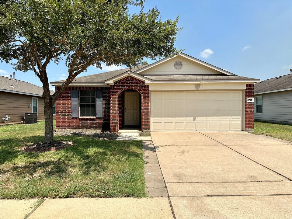 2738 Mustang Hill Ln in Katy, TX - Building Photo