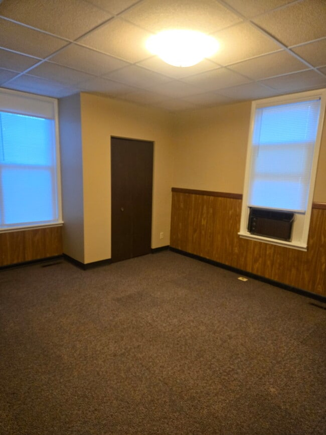 418 N Center St, Unit B in Collinsville, IL - Foto de edificio - Building Photo