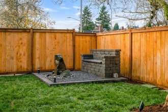 2800 E Thomas St in Seattle, WA - Foto de edificio - Building Photo