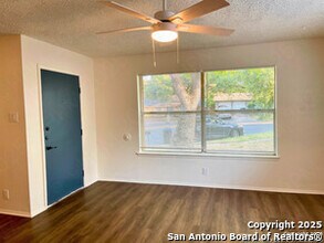 8024 Echo Wind St in San Antonio, TX - Building Photo - Building Photo