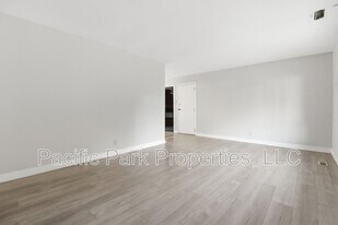 3939 Esquire Pl in Indianapolis, IN - Building Photo