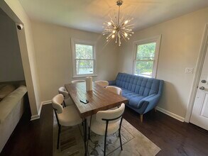 1065 Sayre Rd in Union, NJ - Foto de edificio - Building Photo