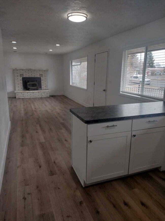 property at 165 N 3rd E
