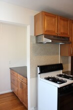 74 Bradford Rd, Unit #1 in Watertown, MA - Building Photo - Building Photo