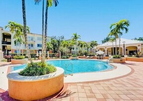 9857 Baywinds Dr, Unit 9210 in Royal Palm Beach, FL - Building Photo