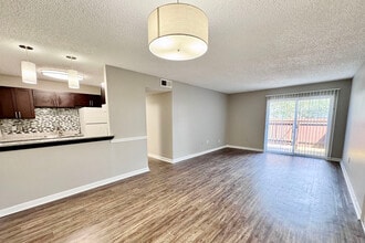 The Arts Apartments at Bluebonnet Place in Baton Rouge, LA - Building Photo - Building Photo