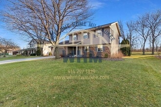 14955 W Fenway Dr in New Berlin, WI - Building Photo - Building Photo