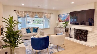 9092 La Linda Ave in Fountain Valley, CA - Building Photo - Building Photo