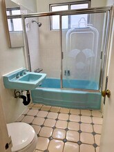 1627 S Highland Ave, Unit 1 in Los Angeles, CA - Building Photo - Building Photo