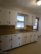 525 S Marion Ave in Louisville, OH - Building Photo - Building Photo