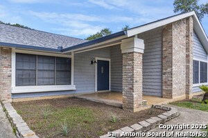 8551 Marathon Dr in Universal City, TX - Foto de edificio