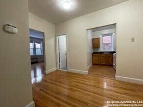 19 Lancaster Ter, Unit 204 in Brookline, MA - Building Photo - Building Photo