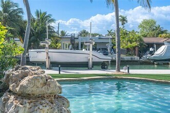 7810 Hawthorne Ave in Miami Beach, FL - Building Photo - Building Photo
