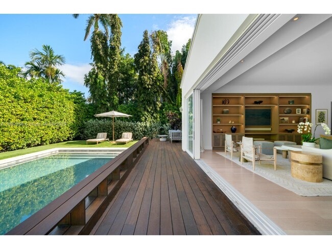 property at 111 5th Dilido Terrace
