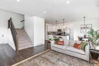 5555 Lori Ln W in West Fargo, ND - Building Photo - Building Photo